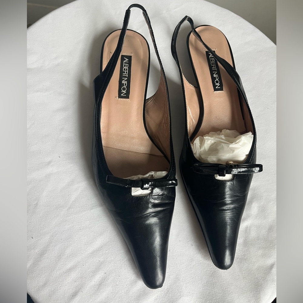 Vintage Albert Nipon black leather pointed toe low sling back heels size 8.5